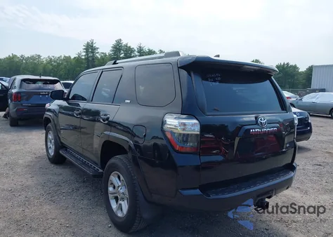 2021 Toyota 4Runner Sr5 Premium z USA, uszkodzony, nr VIN JTENU5JR9M5882259